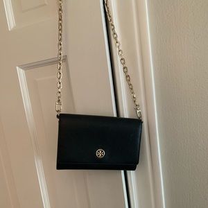 Black Tory Burch crossbody bag!!